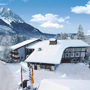 Отель Hotel Quellenhof, Грайнау